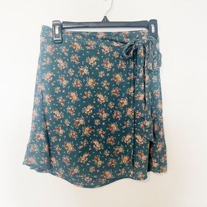 American Eagle Green Floral Tie Waist Flowy Mini Skirt